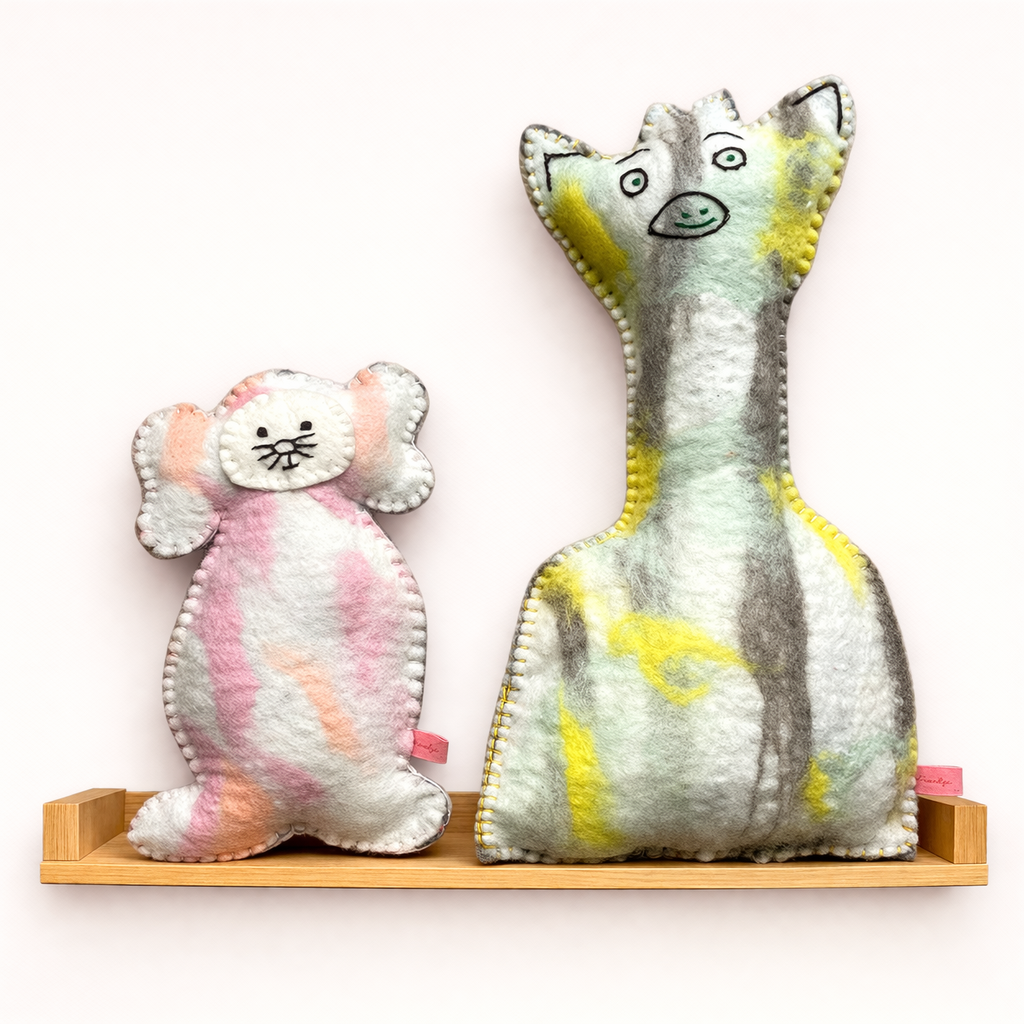 Giralli the Giraffe - Yellow