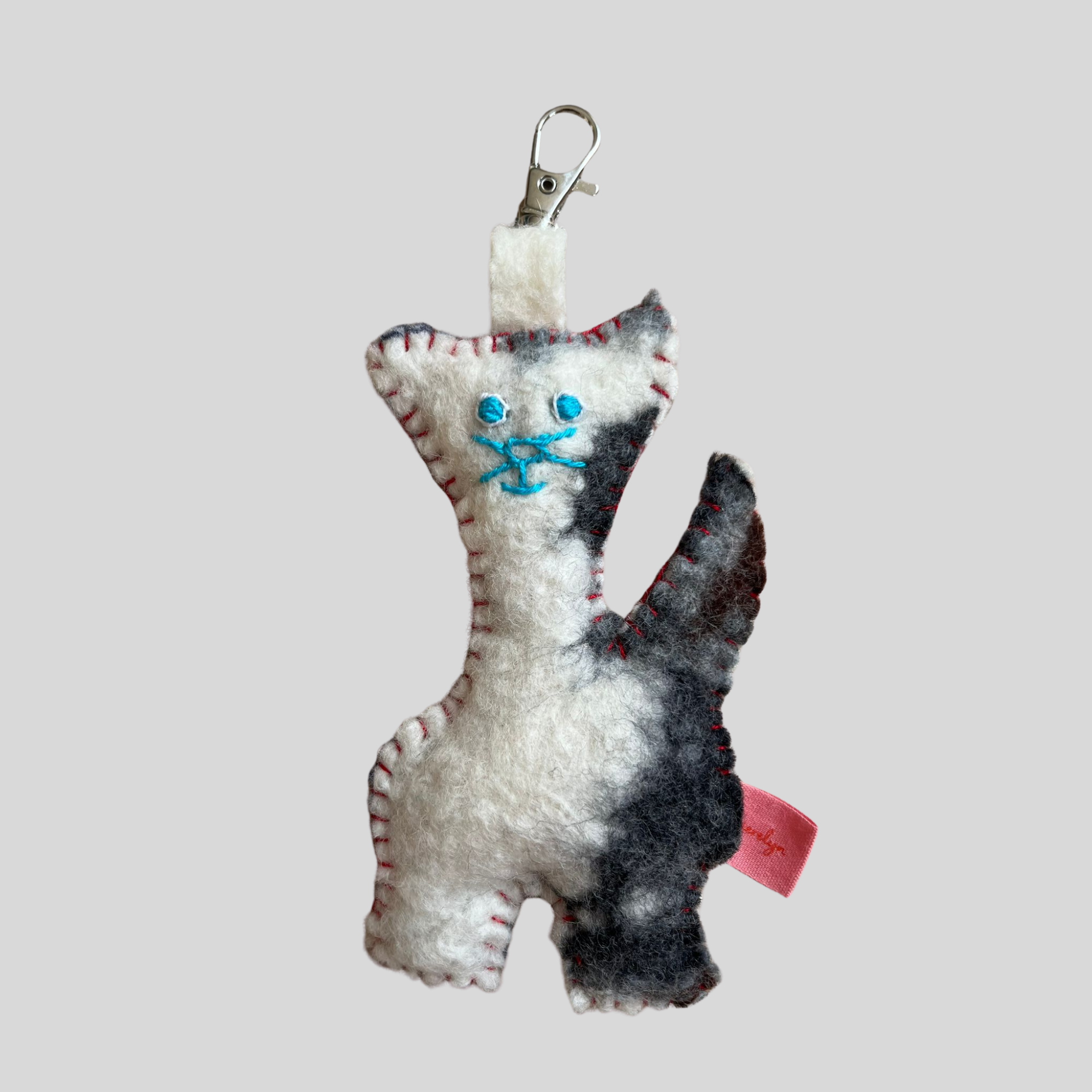Nureya the Cat - White
